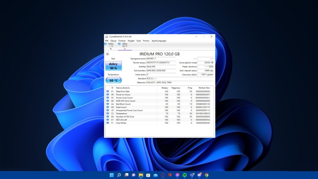 Prosty, kompaktowy i rozbudowany program do sprawdzania dysków SSD i HDD – CrystalDiskInfo