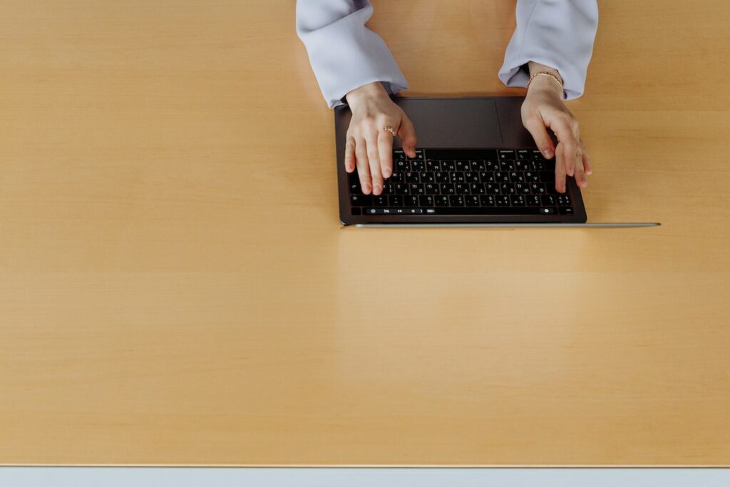 Czysta klawiatura laptopa to gwarancja sprawnej pracy bez względu na wykonywane zadania